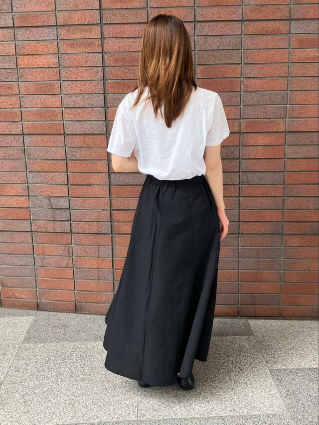 【無印良品　涼感フレアスカート】ブラックでもやや透け感のある素材のため、重くなりすぎないのが嬉しい！