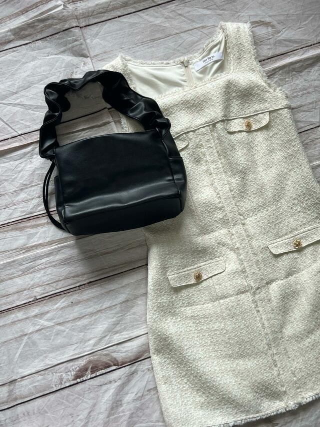 ギャザーハンドルは大人かわいいツイードのミニドレスに♪