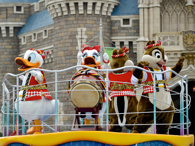 TDL「ディズニー夏祭り」2015 キッズ向けプログラム「おんどこどん!」撮影 / MezzoMiki