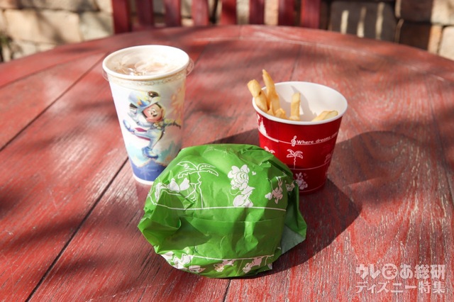 プルドポーク・チーズバーガーセット／セット1,190円、単品800円