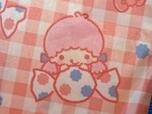 ララは髪をツインテールにするほどの徹底ぶり。まさにペコちゃん♪
