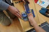 【足道楽 門前仲町店】足のサイズを測ってもらう