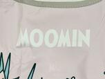 やさしいピンクカラーがベース。「MOOMIN」のロゴプリント入りなのもうれしいポイント!