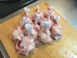 「マンガ肉」レシピ／手羽元の大きさによって、骨の出方も変わります