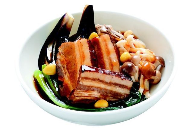 旬の秋ナス、キノコと豚バラ肉のやわらか煮込み丼 