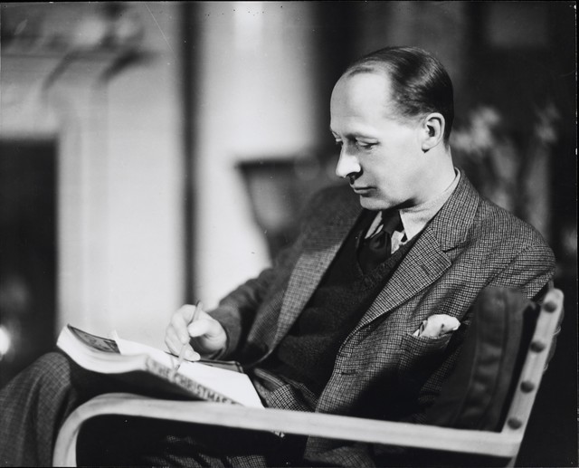 E.H. シェパード、 ハワード・コスター撮影、1932年、ノラ・シェパード夫人より寄贈