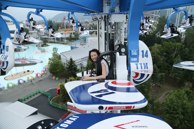 富士急ハイランド「テンテコマイ」