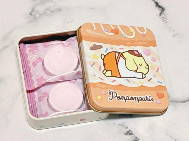 中には、いちご味のラムネが3個入り