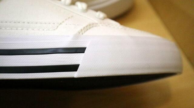 【PUMA コート クラシック バルク スニーカー】サイズは22〜30cm（0.5cm刻み）。普段24.0〜24.5cmサイズの靴を履いている筆者は24.5cmでぴったりでした