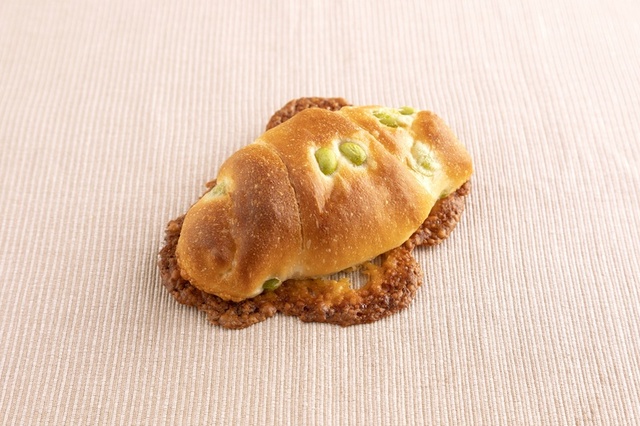 羽根つき枝豆チーズ塩バターパン　