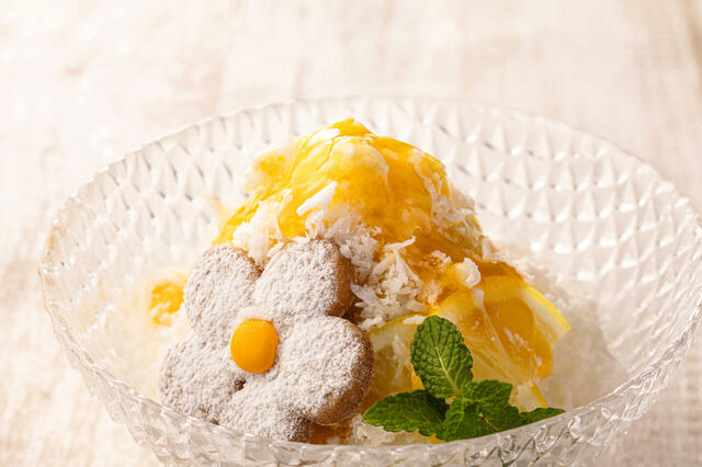 「蜂蜜レモンかき氷」＜期間：2025年7月1日～8月31日＞【“マンゴーとココナッツのケーキ”や“スペシャルなかき氷”も登場！オリエンタルホテル広島「夏のデザートブッフェ付きランチ」開催！】