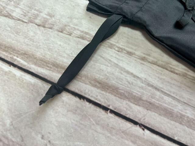 リボンで口を閉める巾着仕様【TSURU By MARIKO OIKAWAの自立型ミニバッグ】