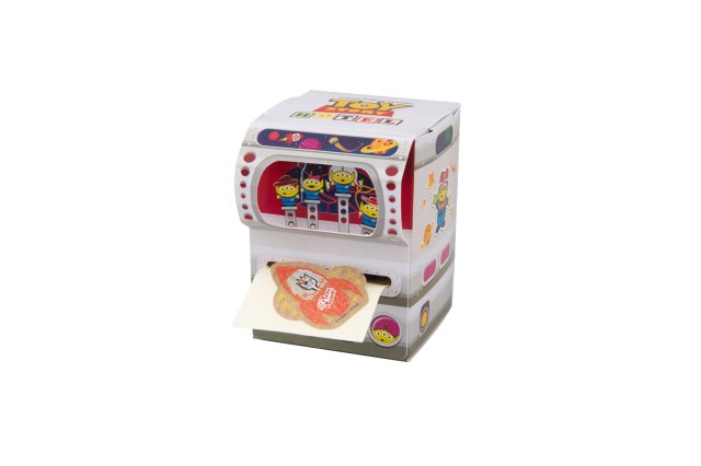 シール 700円｜サイズ：(本体)縦約6×横約5×高さ約7cm(シール)縦約3×横約3cm、セット内容：シール150枚(6柄×25枚)｜販売店舗：東京ディズニーリゾート・トイ・ストーリーホテル内ディズニーショップ「ギフト・プラネット」