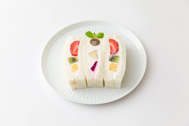 【ペリカンカフェ 麻布台ヒルズ店】「フルーツサンド」￥1,320