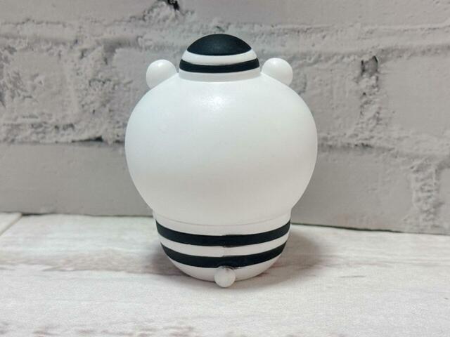 後ろ姿に哀愁が漂っていますね…