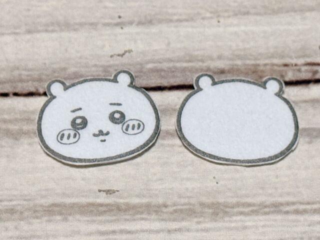 工程1：フェルトの輪郭線の外側をカットします