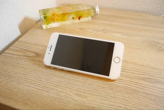 【ミニぷにねこ】スマホを立てかけて動画を見たり音楽を聴いたりできる