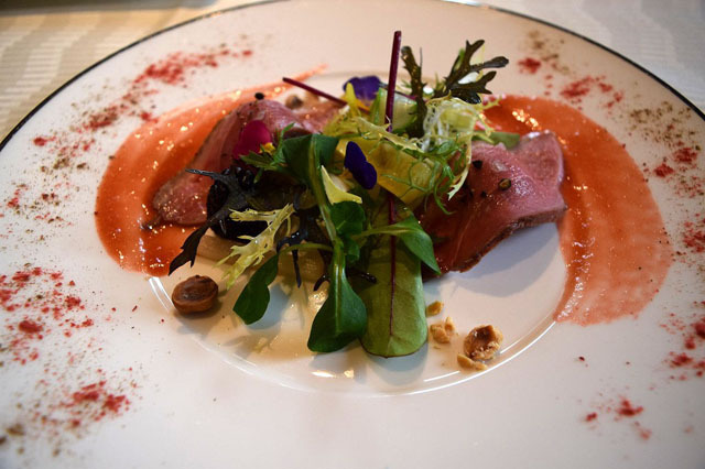 東京ディズニーシー・ホテルミラコスタ「オチェーアノ」ディズニー・イースター ランチコース ©Disney