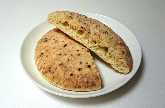 【カークランドシグネチャー　ピタブレッド　6個　798円】内側のポケットに、お好みの具材を入れて