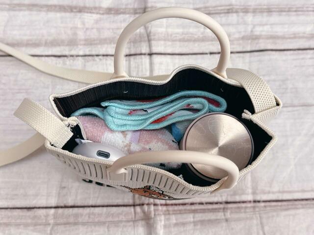 ちょっとしたお出かけの際の荷物を収納