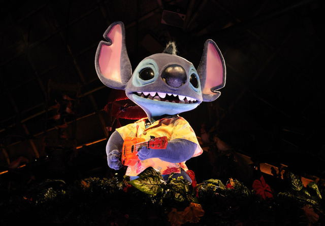 東京ディズニーランド「魅惑のチキルーム：スティッチ・プレゼンツ “アロハ・エ・コモ・マイ！”」