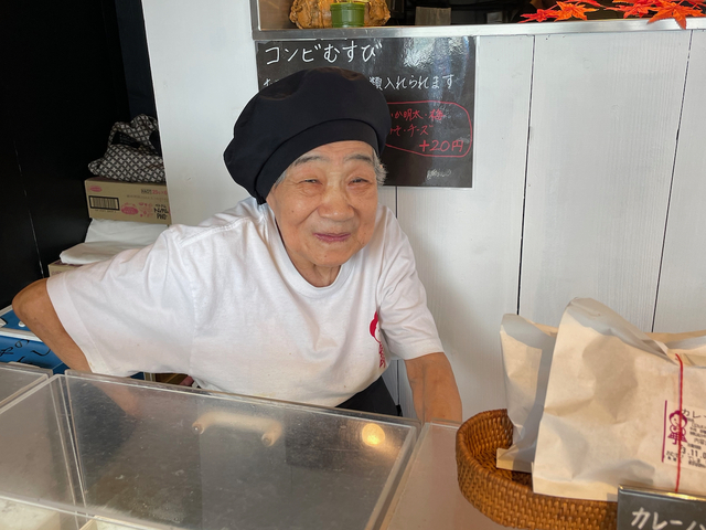 【おむすび てしま】いつまでも包むようなおにぎりを作り続けてくれると嬉しいなあ