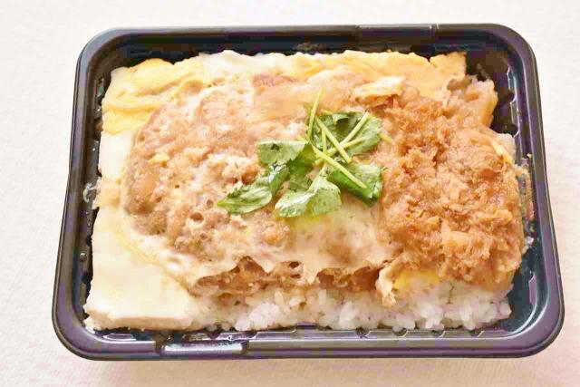 カナダ産三元豚使用。