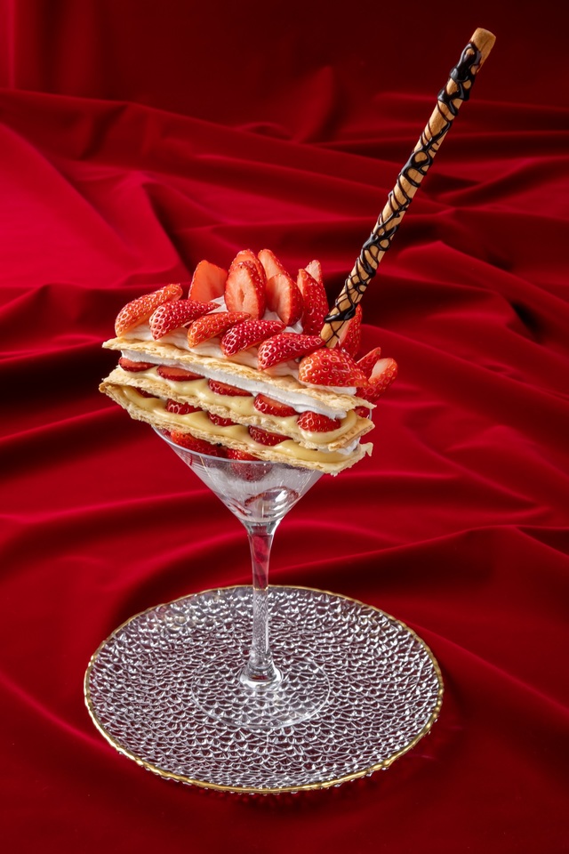 バニラアイスも入ったボリューム満点パフェ