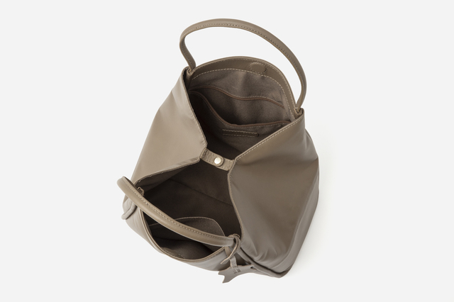 本革撥水パイピングトートM