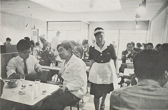 【銀座ベーカリー】1945年に銀座１丁目にオープンした『銀座ベーカリー」のレストラン。画像提供／ギンビス