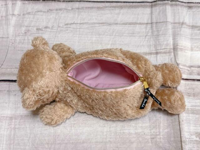 内側はピンクの裏地付き!