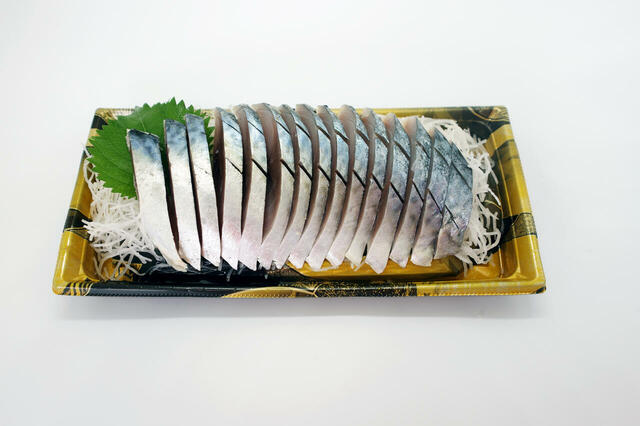 【角上魚類の刺身・寿司・惣菜ランキング 5位】「自家製〆さば刺身」1パック　450円（税込）