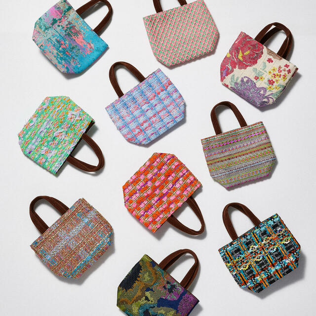 「マリアケント社の生地を使ったバッグやノート」＜期間：2025年4月9日〜＞【【伊勢丹新宿店限定】刺繍のヒヨコが可愛い「ピヨコレ缶」のヒヨコが『バッグチャーム』や『ポーチ』のお洒落アイテムに♪】