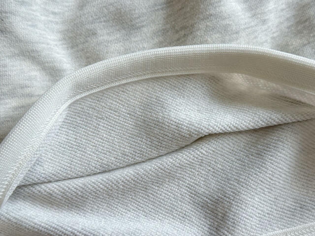 やや薄手の裏毛生地。肌ざわり抜群!