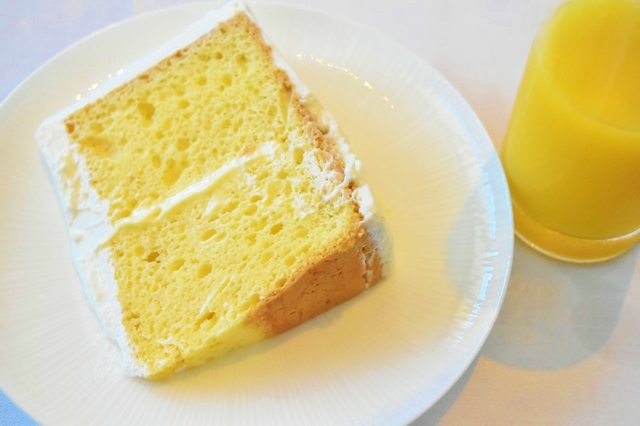 ココナッツのシフォンケーキ