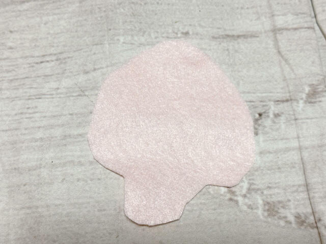 フェルト布をカット！