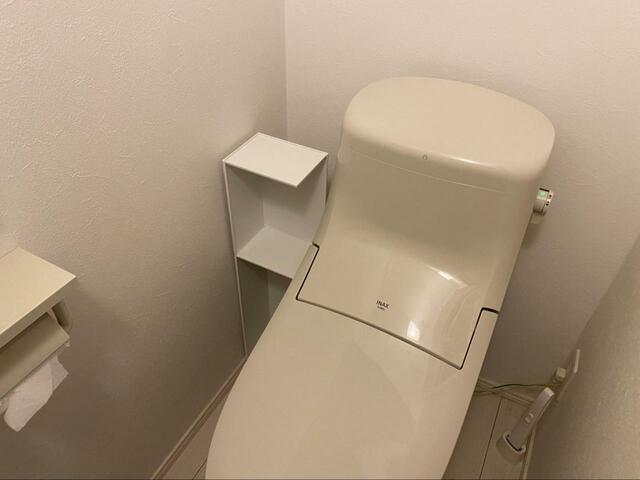 【山崎実業 tower スリム トイレラック ホワイト】トイレの隙間にすっぽり！