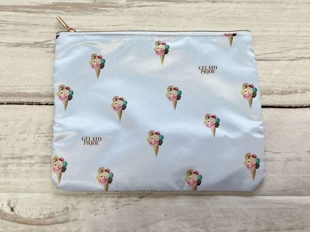 15周年を記念した特別なアイスの総柄！かわいすぎませんか…？！【sweet 2023年10月号付録】「gelato pique（ジェラートピケ）特製　上質サテンポーチ＆ハードカバーメモノート」