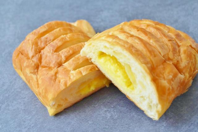 安くてボリューミー大人気！ファミリーマート【たっぷりクリームデ二ッシュ】（100円）