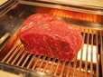 見た目にも豪快な塊肉！