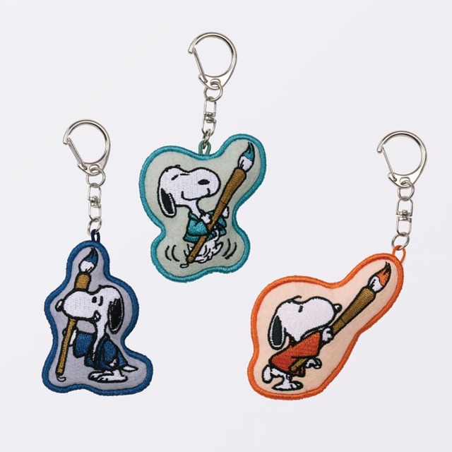 【PEANUTS with Hokusai】刺繍キーホルダー(全3種)　各1,760円／和のくすみカラーがポイント