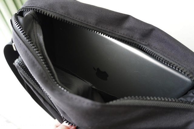 10.2インチのタブレット端末も入った！