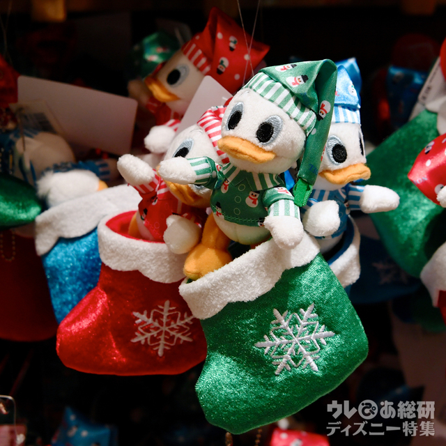 ぬいぐるみバッジセット ¥2,800||東京ディズニーランド「クリスマス・ファンタジー」(2016年)スペシャルグッズ