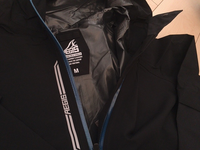 【ワークマン サイクルストレッチジャケットFULL(フル)】カラー展開はブラックとベージュ