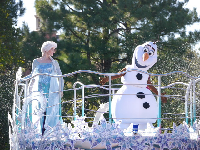 「フローズンファンタジー・グリーティング」　©Disney