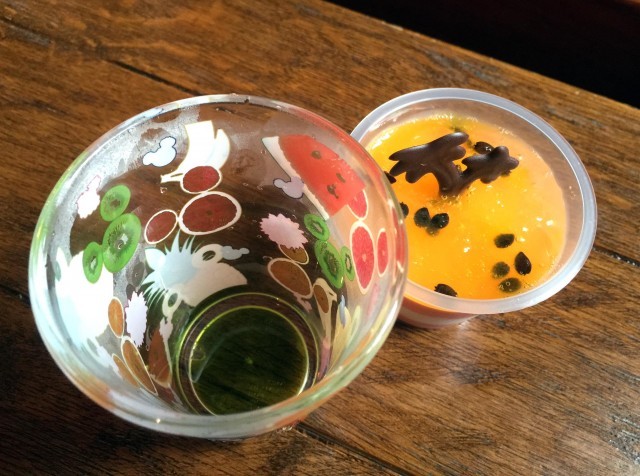 オレンジ&サワームース、スーベニアカップ付き 