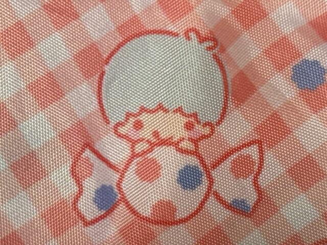 キキも登場しています。ペロッと舌を出したおちゃめな表情が可愛い!