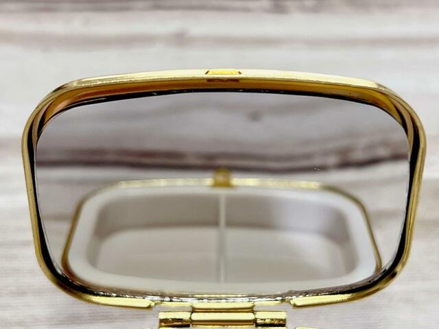 ミラー付きなのもうれしいポイント♪【3COINS×セーラームーン】アクセケース （B）／330円（税込）