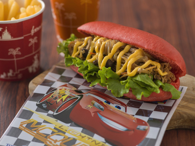 ライトニング・マックィーン・セット 1,260円｜ニューヨーク・デリ｜東京ディズニーシー「ピクサー・プレイタイム」スペシャルメニュー