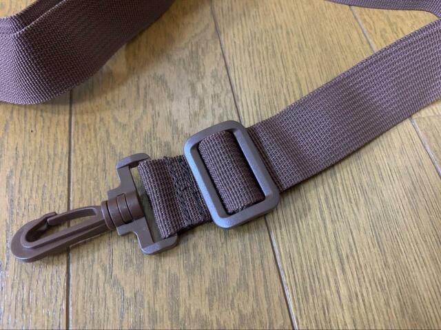 【ワークマン　ジョイントトートバッグ】斜めがけの際に活躍するストラップ